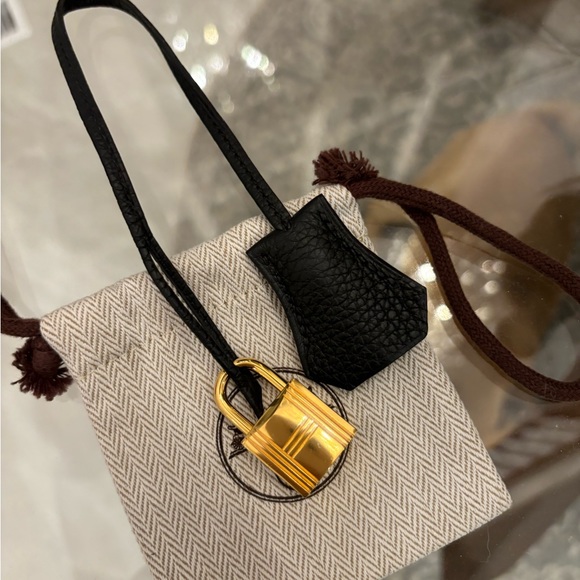 SOLD - Picture 3 of 11